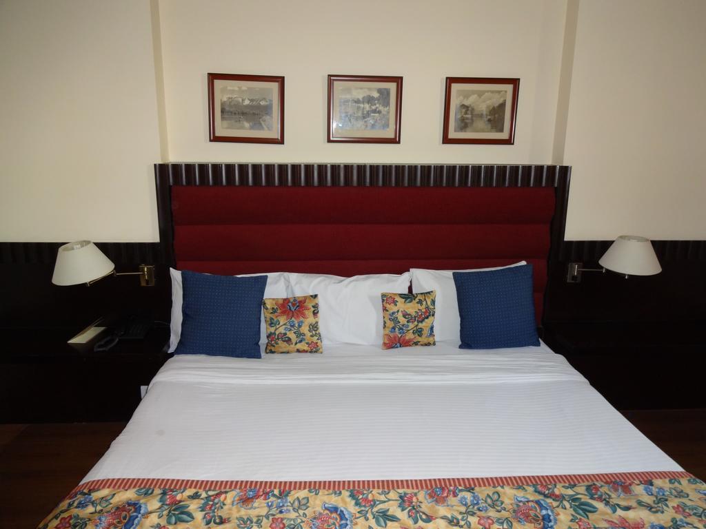 Hotel Broadway Delhi Экстерьер фото