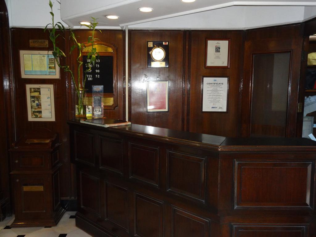 Hotel Broadway Delhi Экстерьер фото