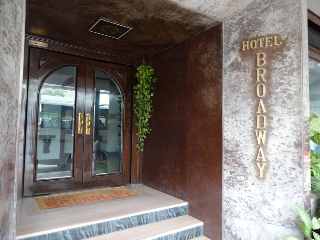 Hotel Broadway Delhi Экстерьер фото