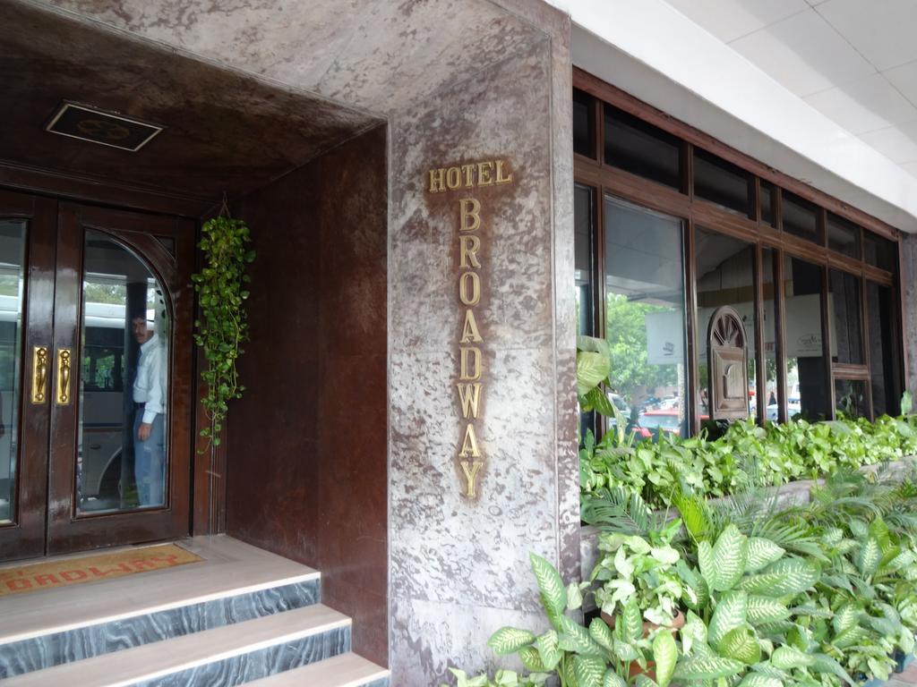 Hotel Broadway Delhi Экстерьер фото