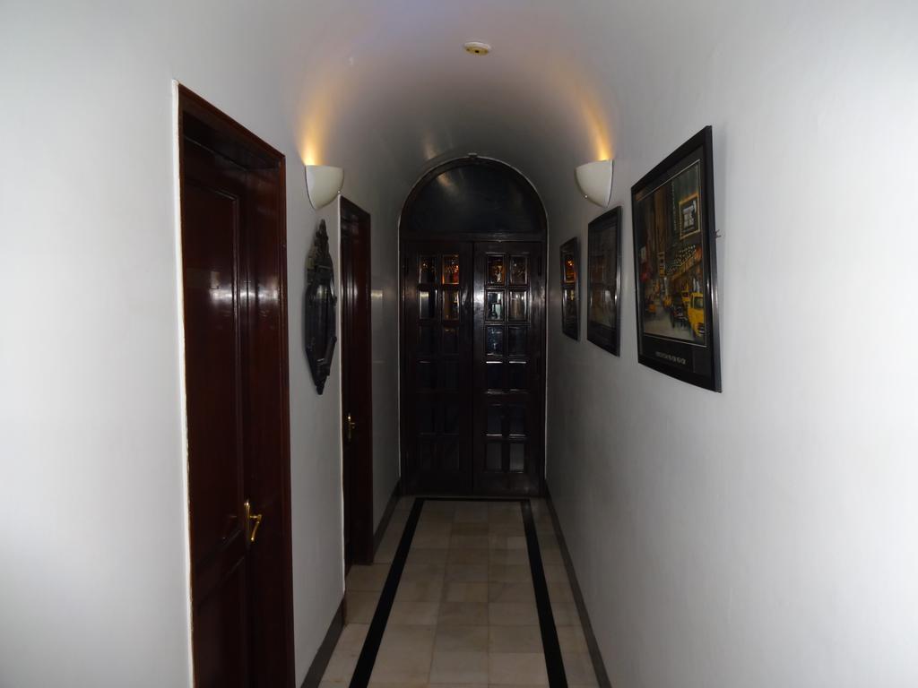 Hotel Broadway Delhi Экстерьер фото